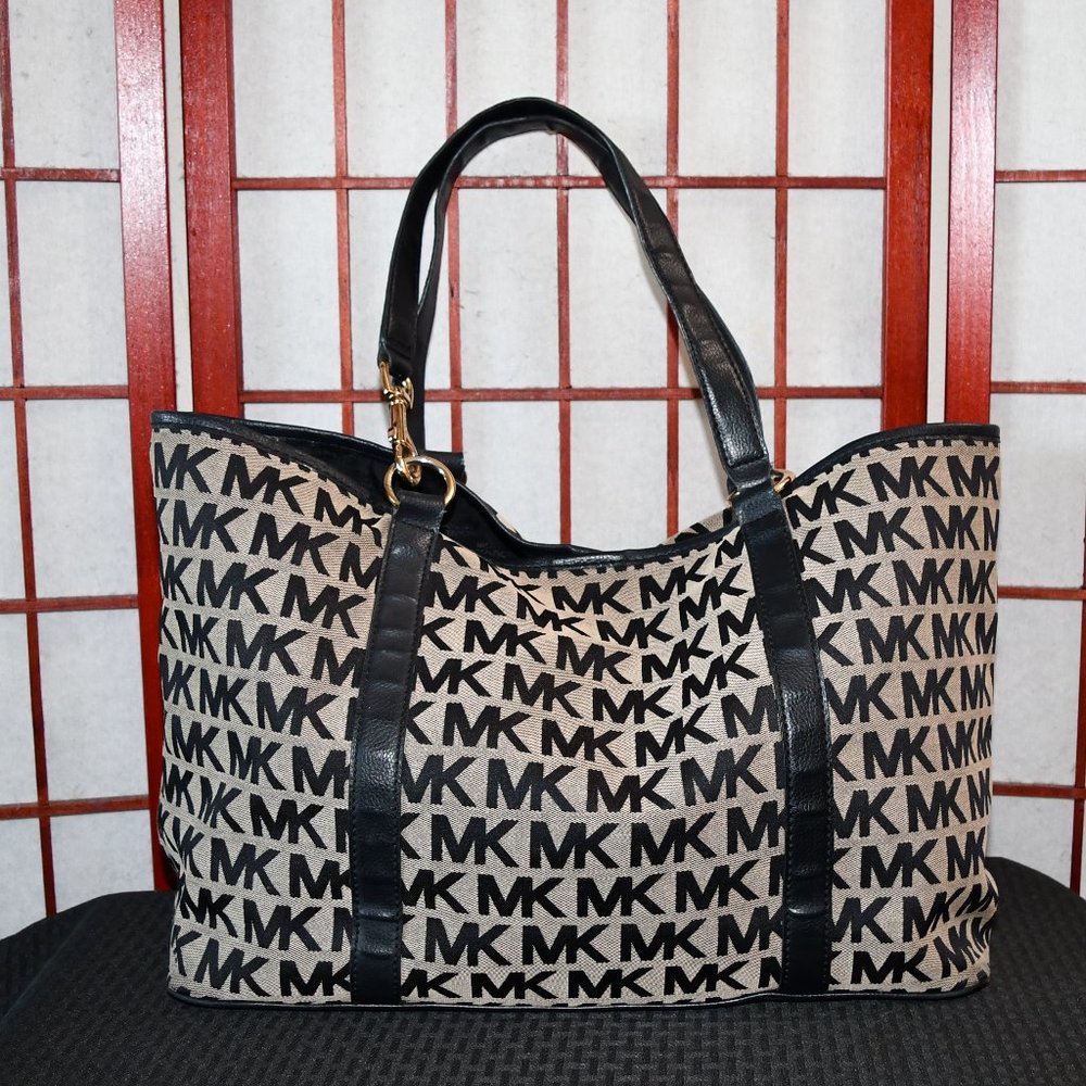 Michael Kors Signature Logo Tote Bag